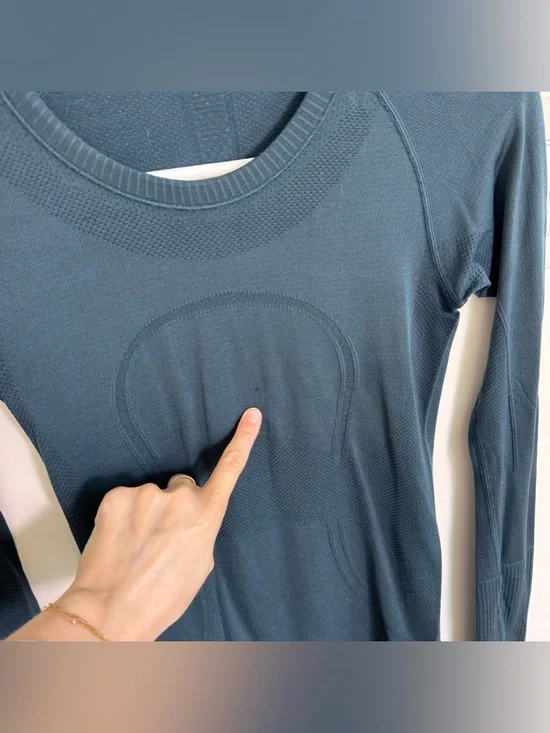 Lululemon Swiftly Tech Long Sleeve Crew
True Navy - Picture 3 of 6